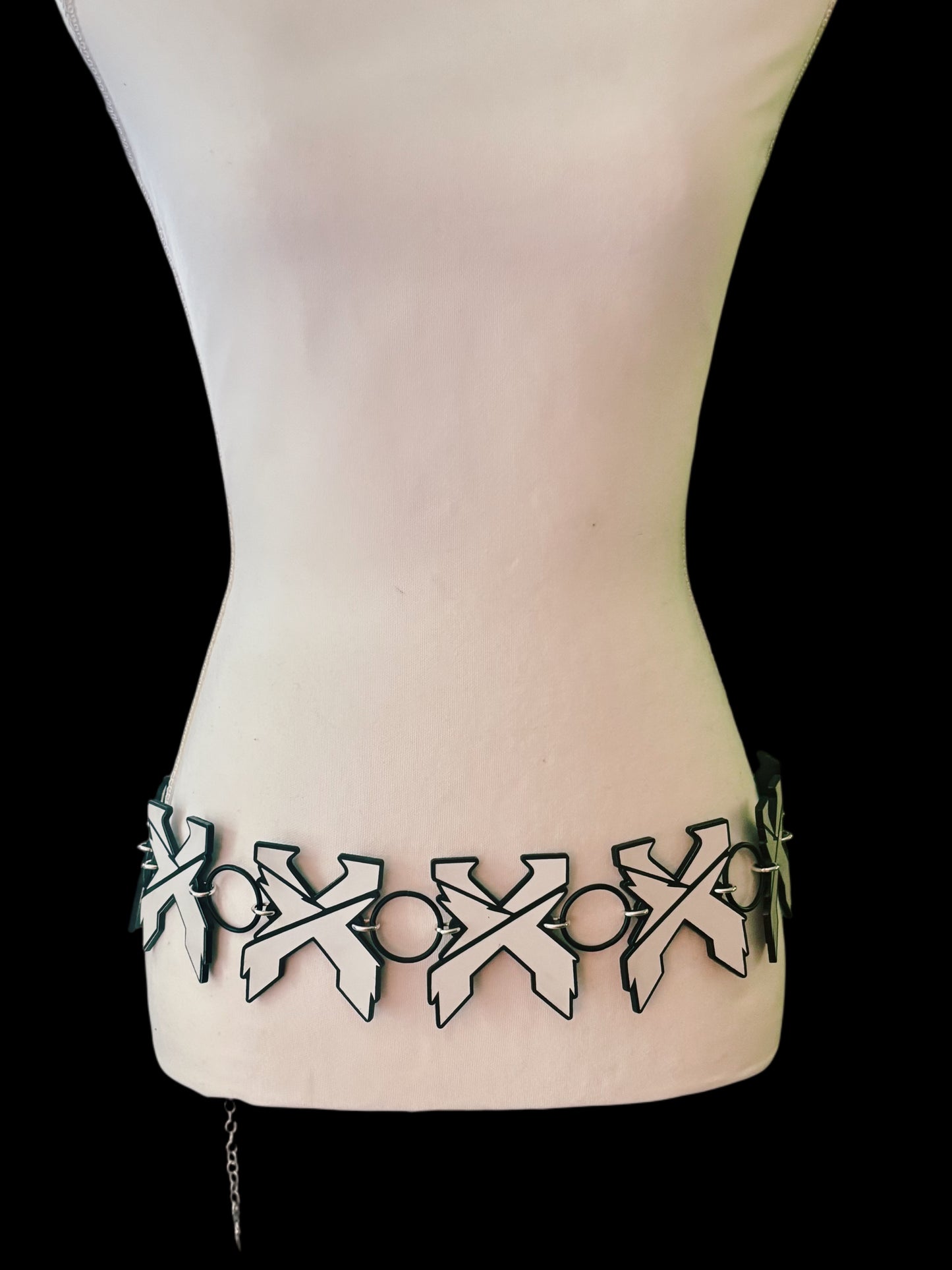 Excision inspired customizable acrylic metal ring belt