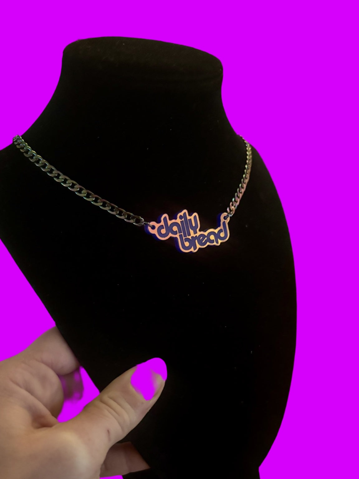 Customizable stainless steel Violet holographic thin chain name necklace