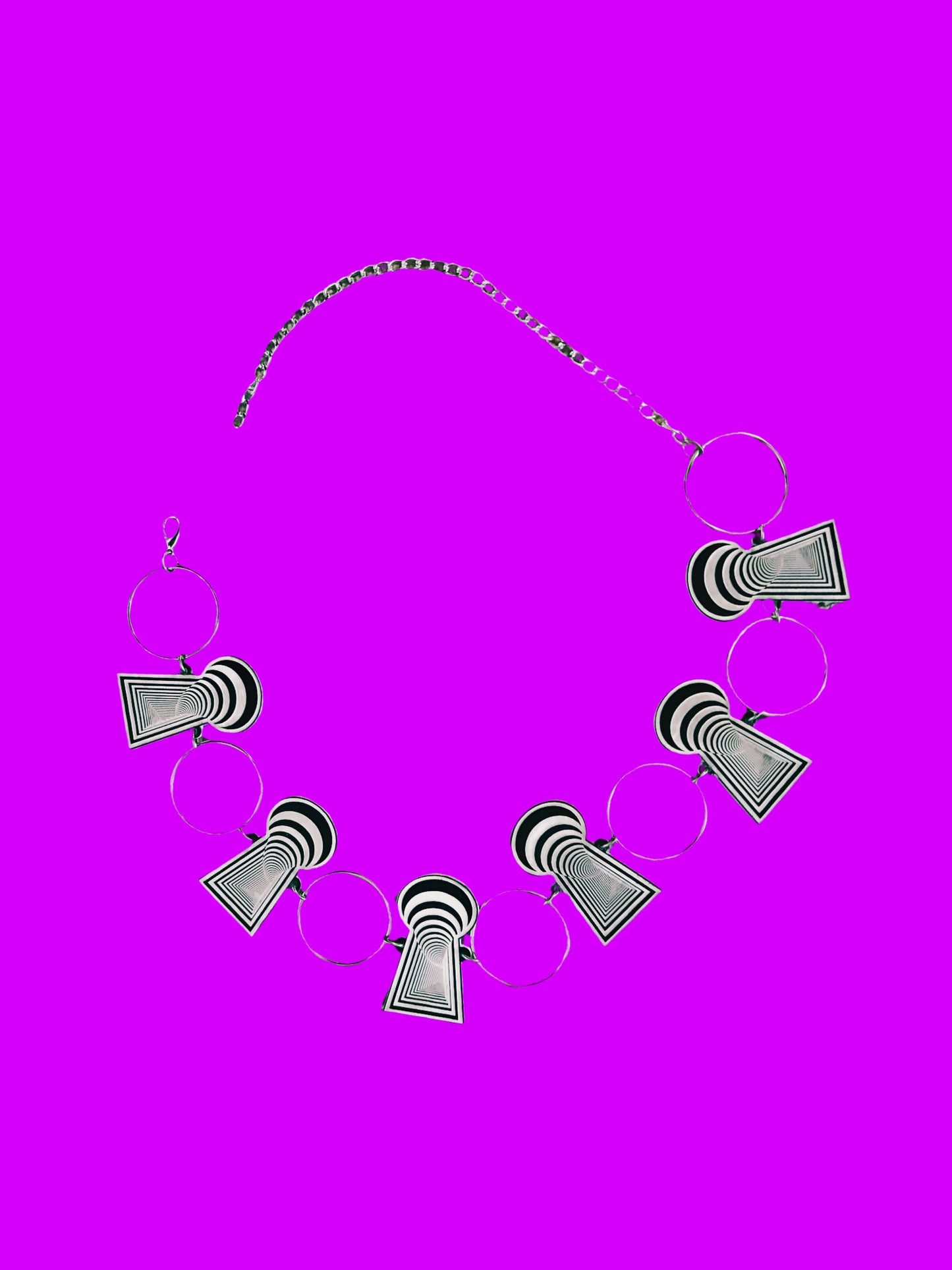 Keyhole belt
