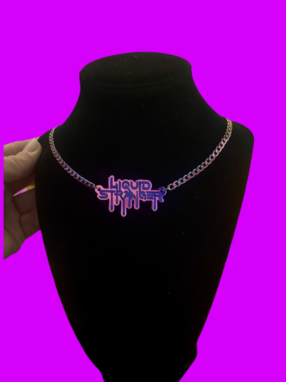 Customizable stainless steel Violet holographic thin chain name necklace