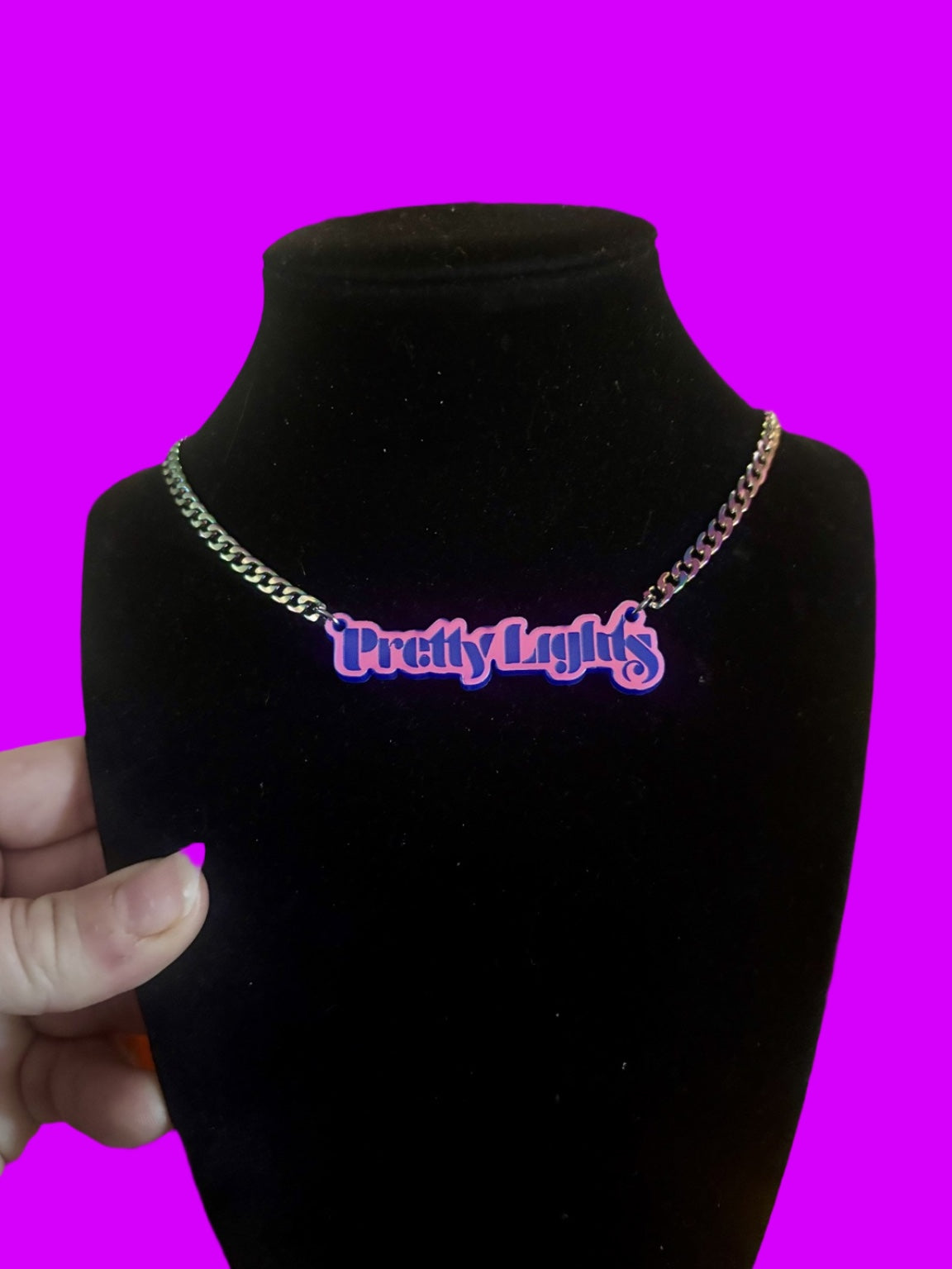 Customizable stainless steel Violet holographic thin chain name necklace