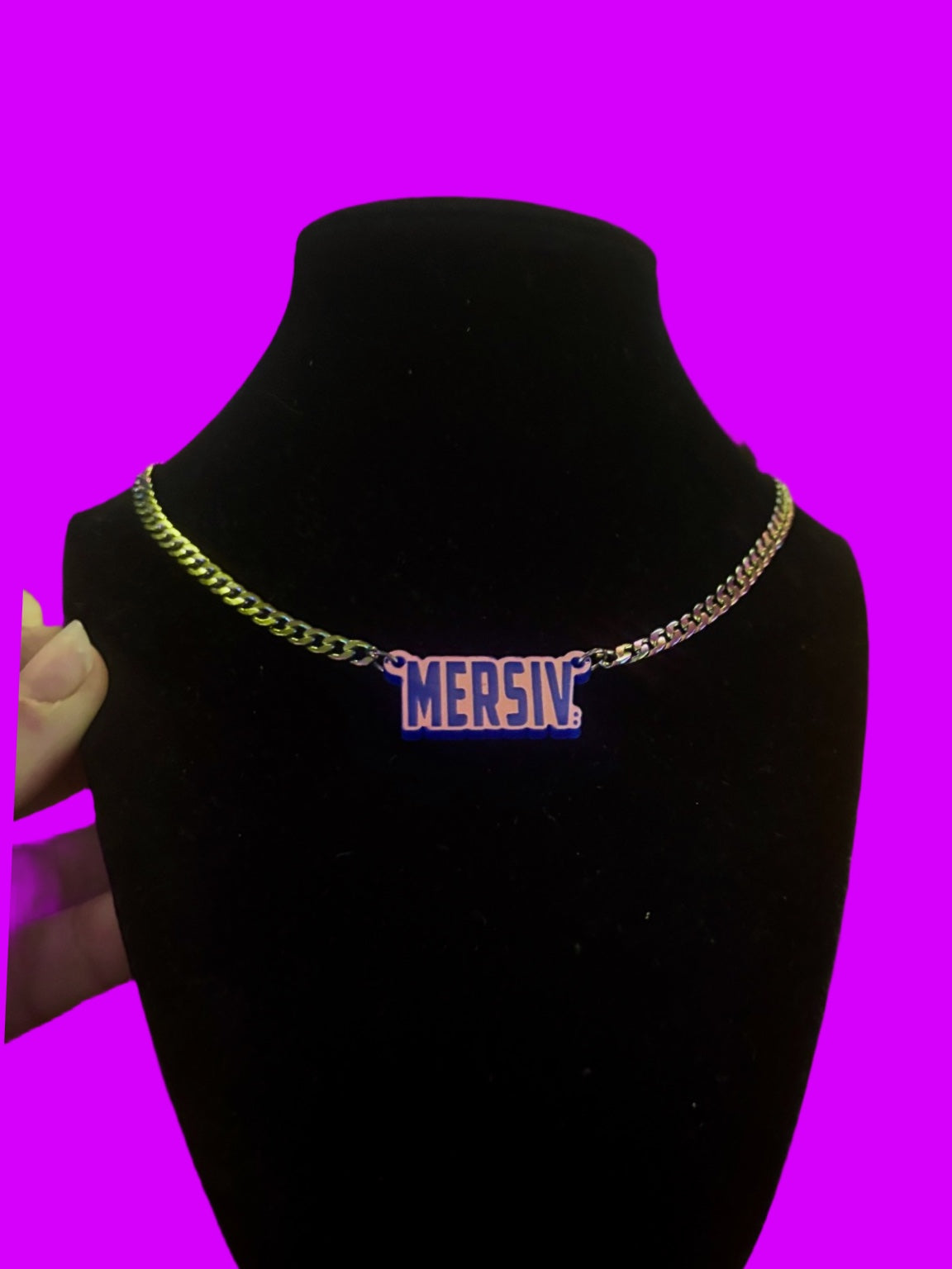 Customizable stainless steel Violet holographic thin chain name necklace