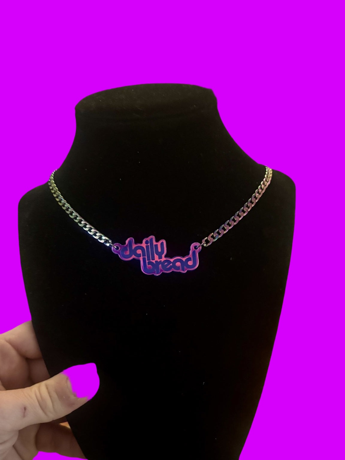 Customizable stainless steel Violet holographic thin chain name necklace