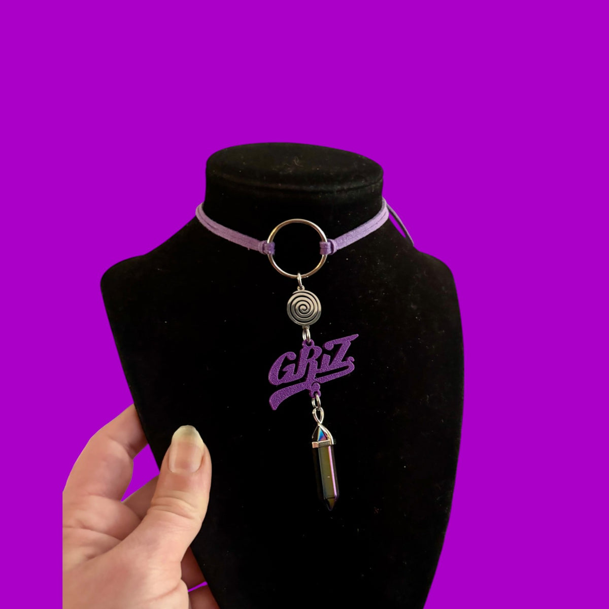 Customizable swirl crystal choker