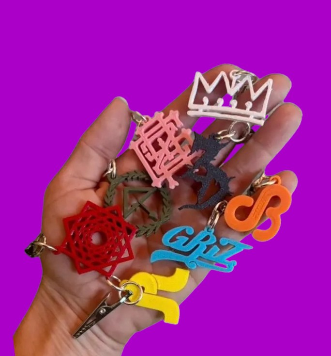 3d printed customizable artist inspired hat charms